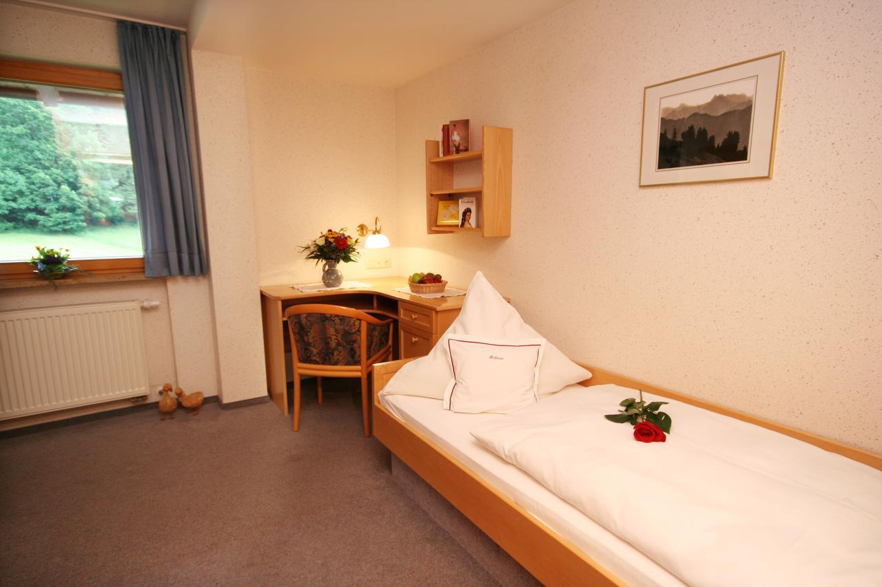 Hotel Bellevue Riezlern Extérieur photo