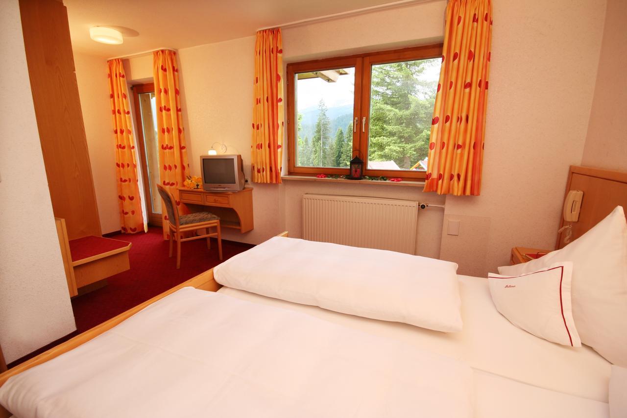 Hotel Bellevue Riezlern Extérieur photo