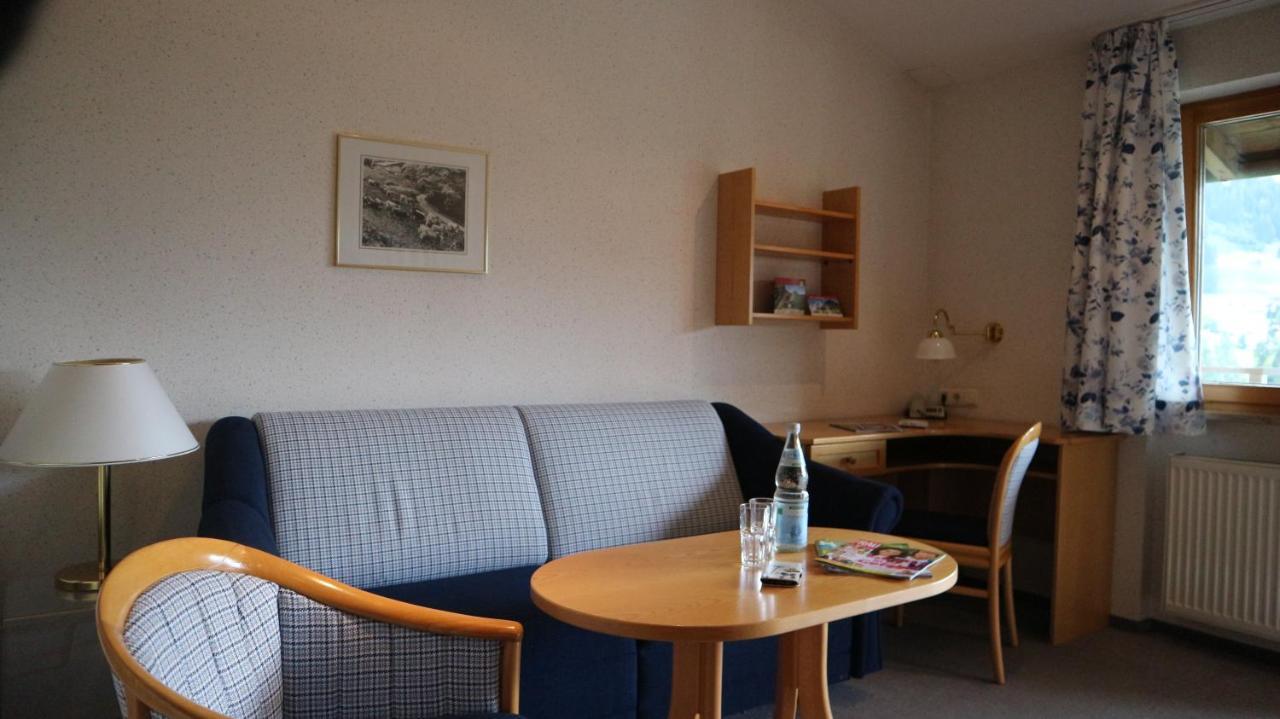 Hotel Bellevue Riezlern Extérieur photo