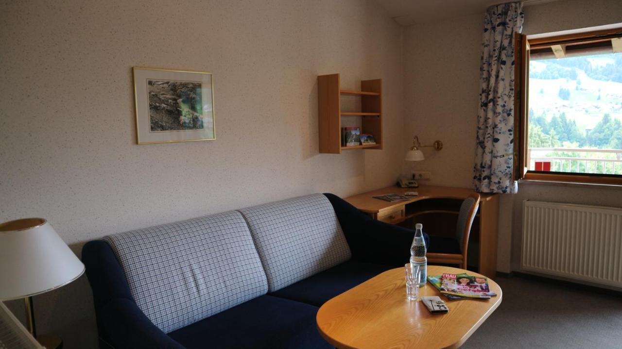 Hotel Bellevue Riezlern Extérieur photo