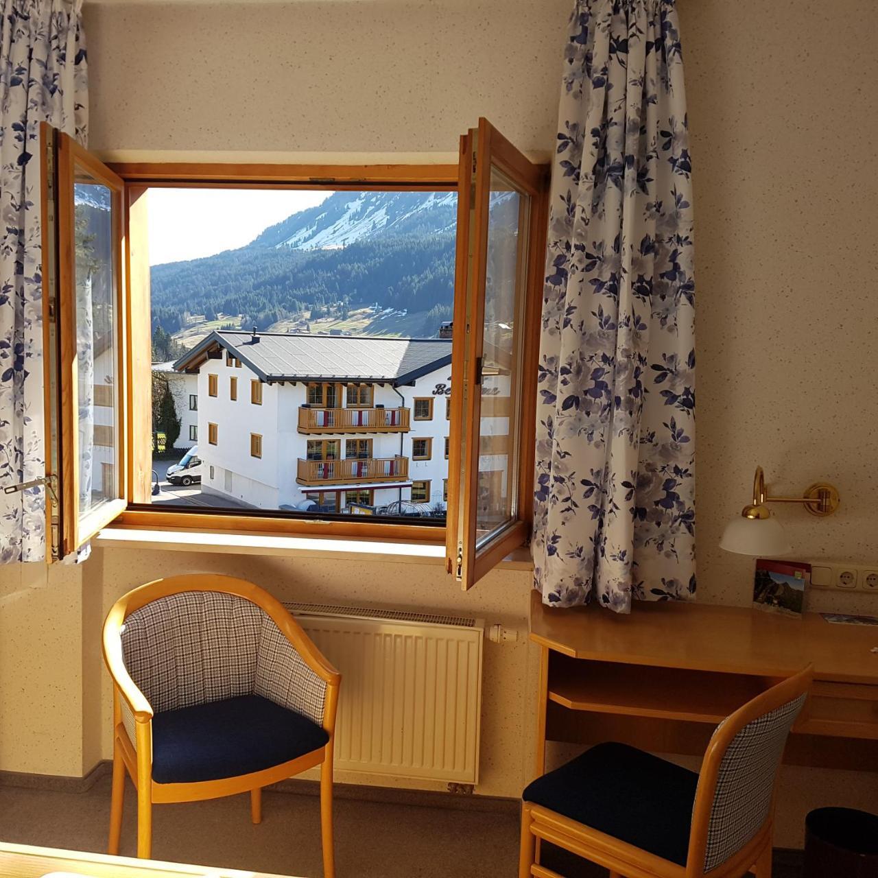 Hotel Bellevue Riezlern Extérieur photo